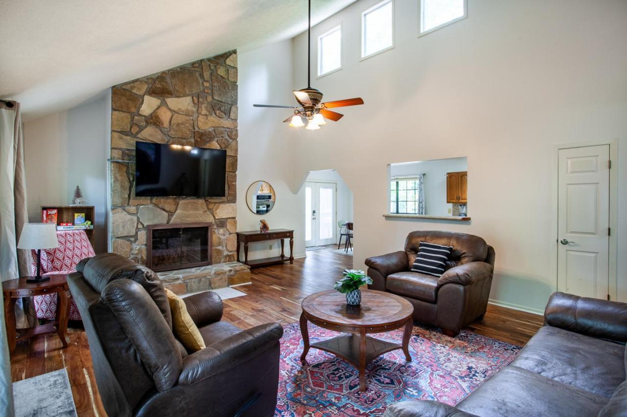 Little Cub Cottage - Mtn Views & Community Pools Gatlinburg Eksteriør bilde