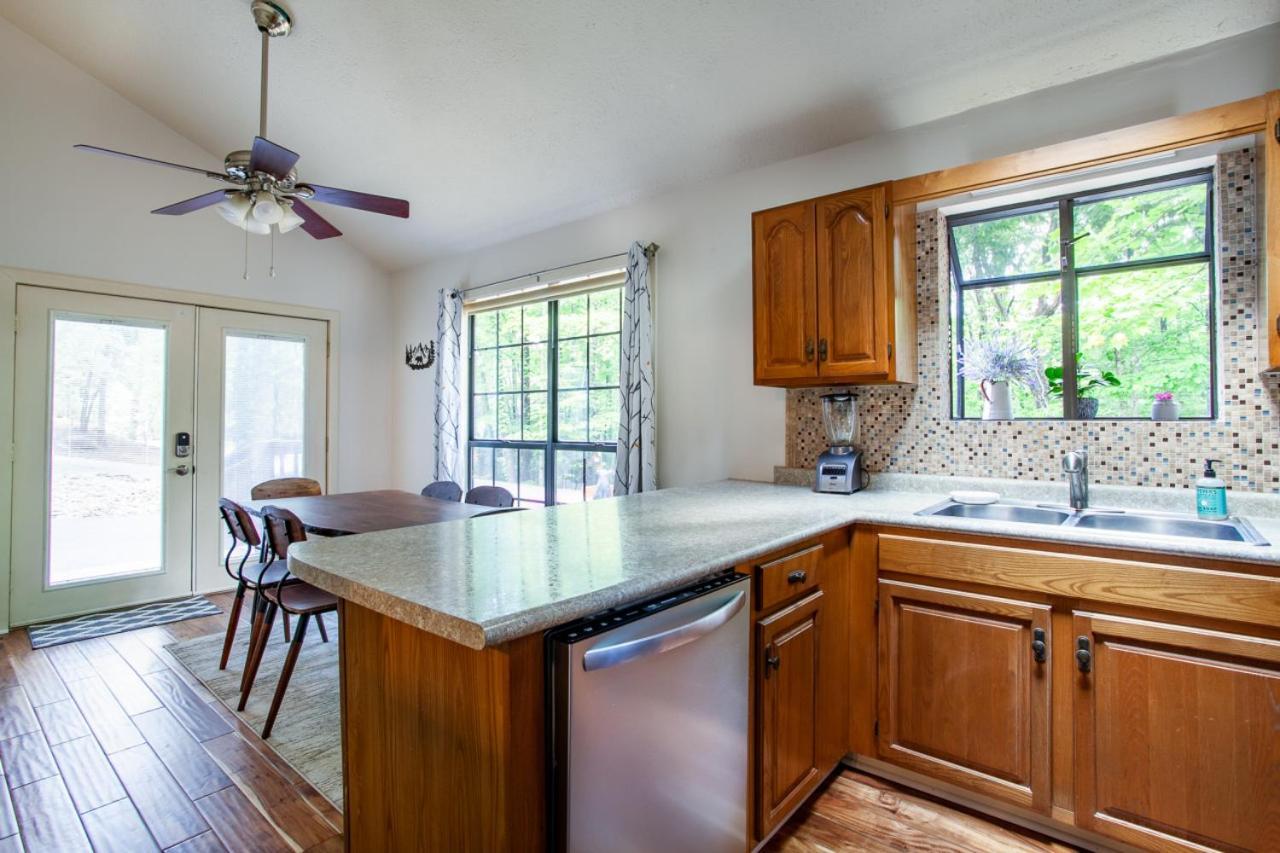 Little Cub Cottage - Mtn Views & Community Pools Gatlinburg Eksteriør bilde