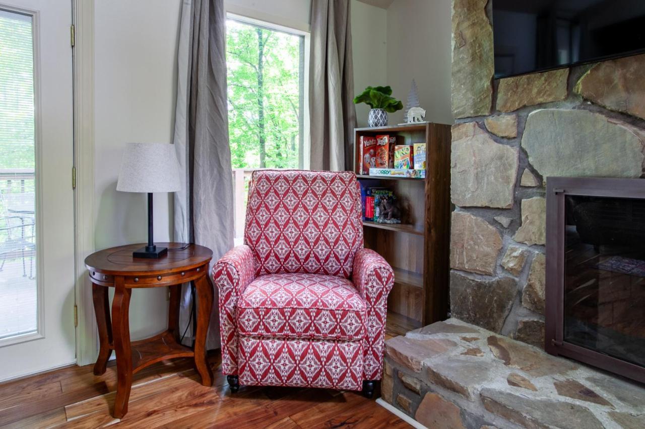 Little Cub Cottage - Mtn Views & Community Pools Gatlinburg Eksteriør bilde
